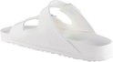 Witte Birkenstock Arizona EVA slipper, zijaanzicht.