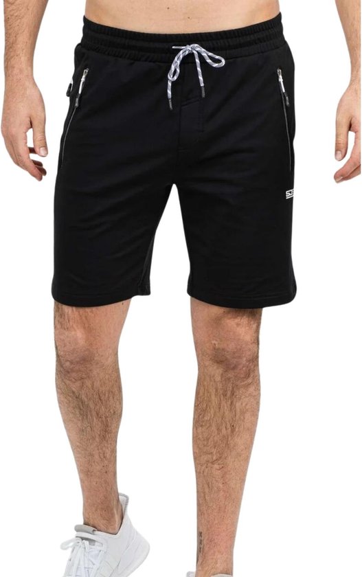 Zwarte korte sportbroek voor heren met trekkoord, ritszakken en SJS-logo.