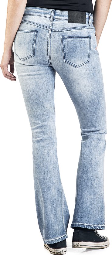 Lichtblauwe jeans met lichte wassing, op een model, van achteren gezien.