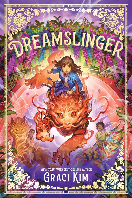 Boekomslag 'Dreamslinger' met een meisje op een oranje draak, met bloemen en een gouden rand.