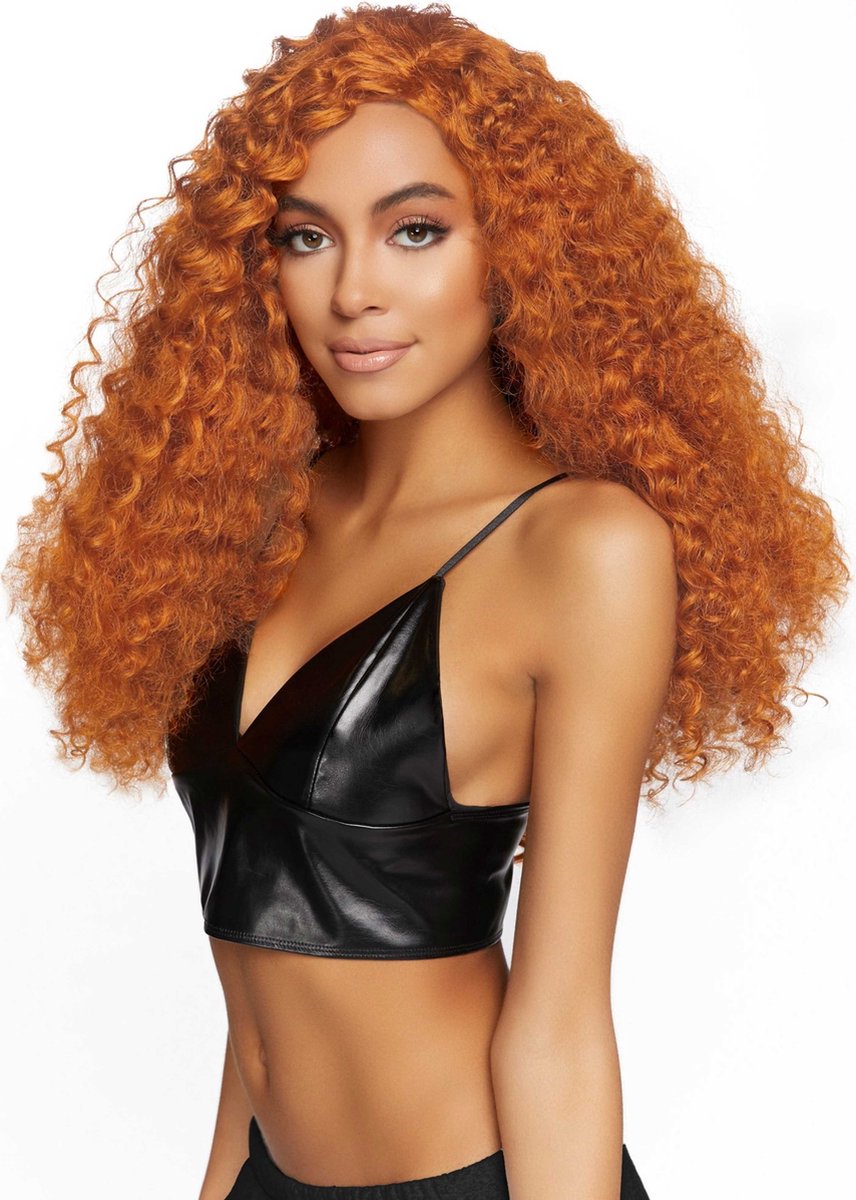 Long curly wig