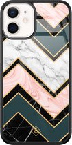 Casimoda® hoesje - Geschikt voor iPhone 12 Mini - Marmer Triangles - Luxe Hard Case Zwart - Backcover telefoonhoesje - Multi
