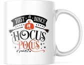 Halloween Mok met tekst: Just a bunch of hocus pocus | Halloween Decoratie | Grappige Cadeaus | Grappige mok | Koffiemok | Koffiebeker | Theemok | Theebeker