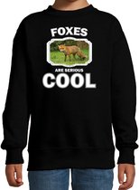 Dieren vossen sweater zwart kinderen - foxes are serious cool trui jongens/ meisjes - cadeau bruine vos/ vossen liefhebber - kinderkleding / kleding 134/146