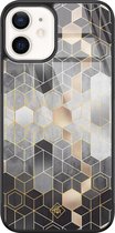 Casimoda® hoesje - Geschikt voor iPhone 12 - Grey Cubes - Luxe Hard Case Zwart - Backcover telefoonhoesje - Grijs
