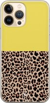 Casimoda® hoesje - Geschikt voor iPhone 13 Pro Max - Luipaard Geel - Siliconen/TPU telefoonhoesje - Backcover - Luipaardprint - Geel