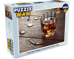 Puzzel Glas met whisky op een houten tafel - Legpuzzel - Puzzel 1000 stukjes volwassenen Image