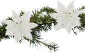 Kerstboom bloemen op clip - 2x stuks - wit glitter - kunststof - 15 cm