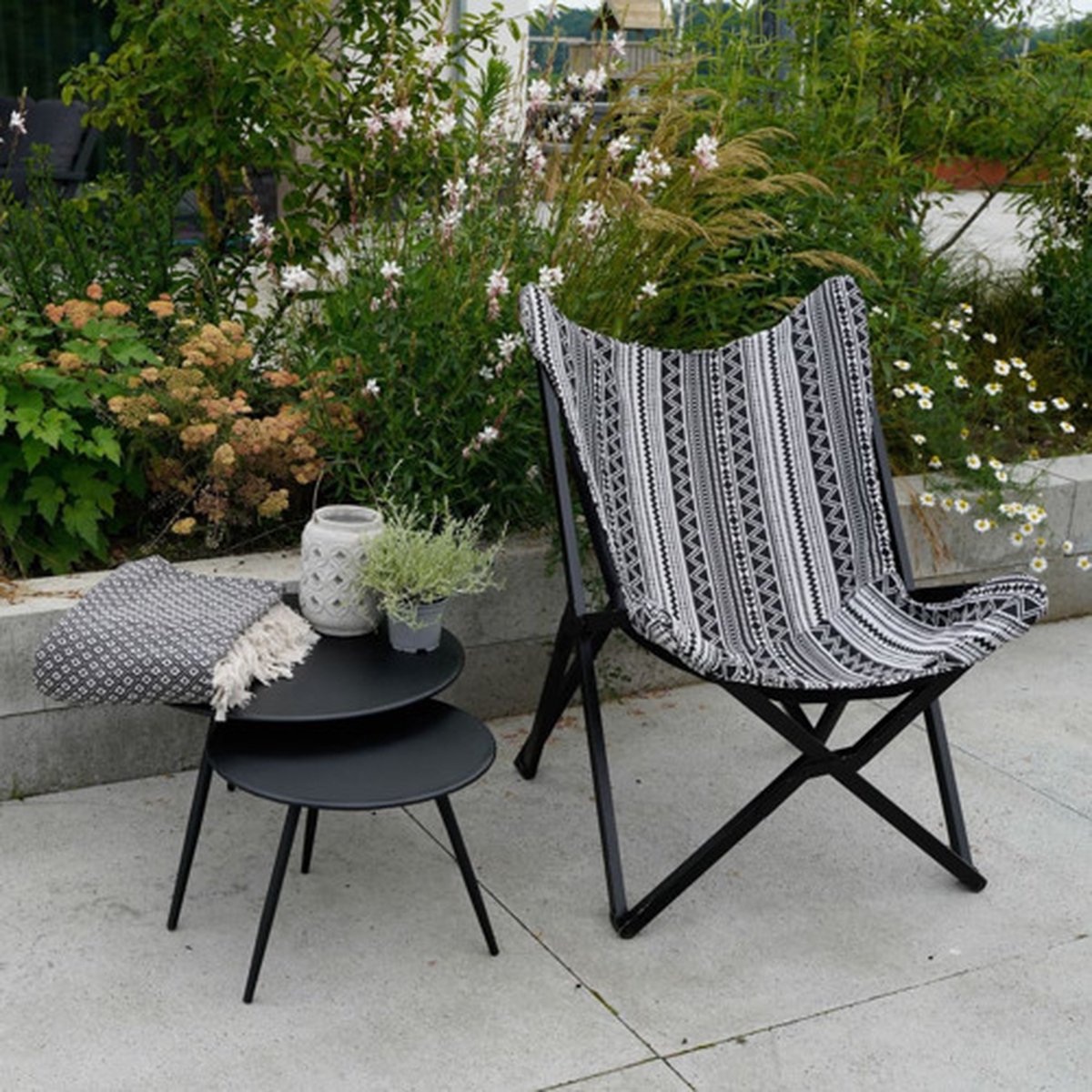 Lesli Living Fauteuil papillon Aztec - 70x81,5x98 cm - Noir et blanc