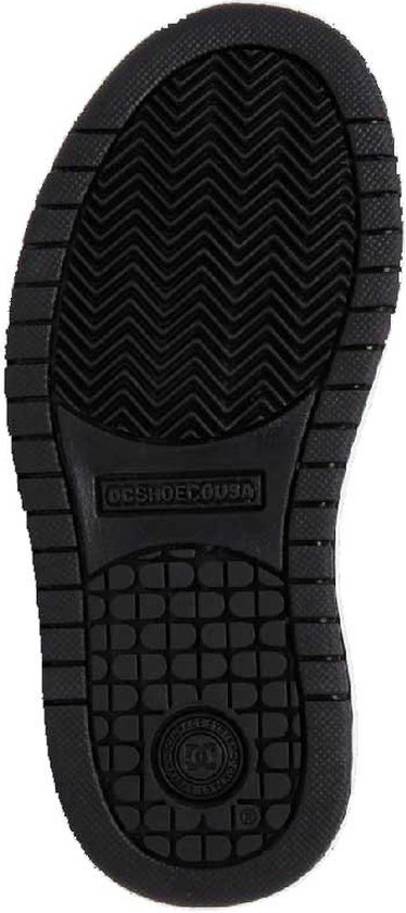 Zool van een zwarte DC Shoes sneaker met merklogo's en profiel.