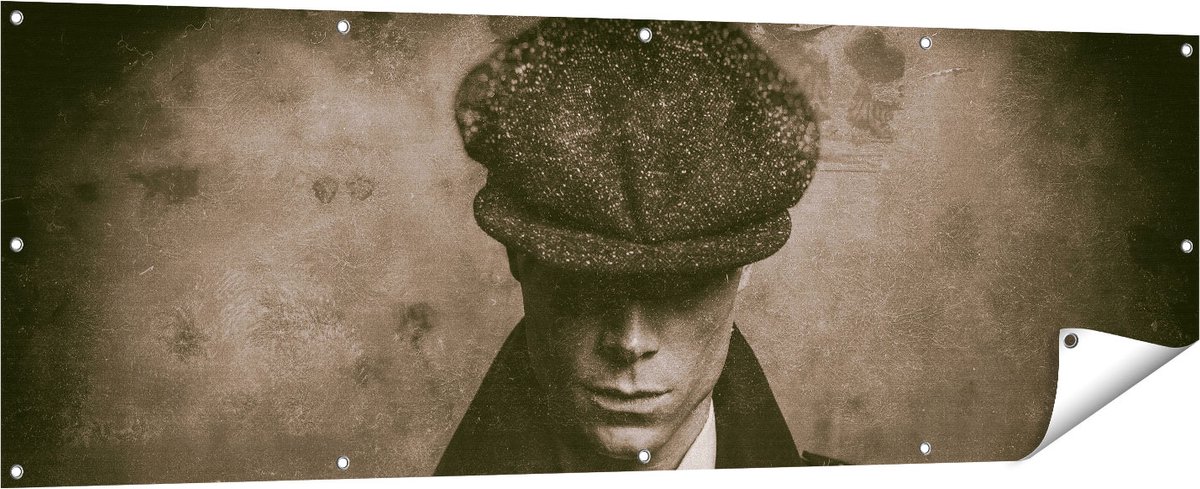 Gards Tuinposter Engelse Gangster uit Jaren 1920 - Zwart Wit - 180x60 cm - Tuindoek - Tuindecoratie - Wanddecoratie buiten - Tuinschilderij Multikleur