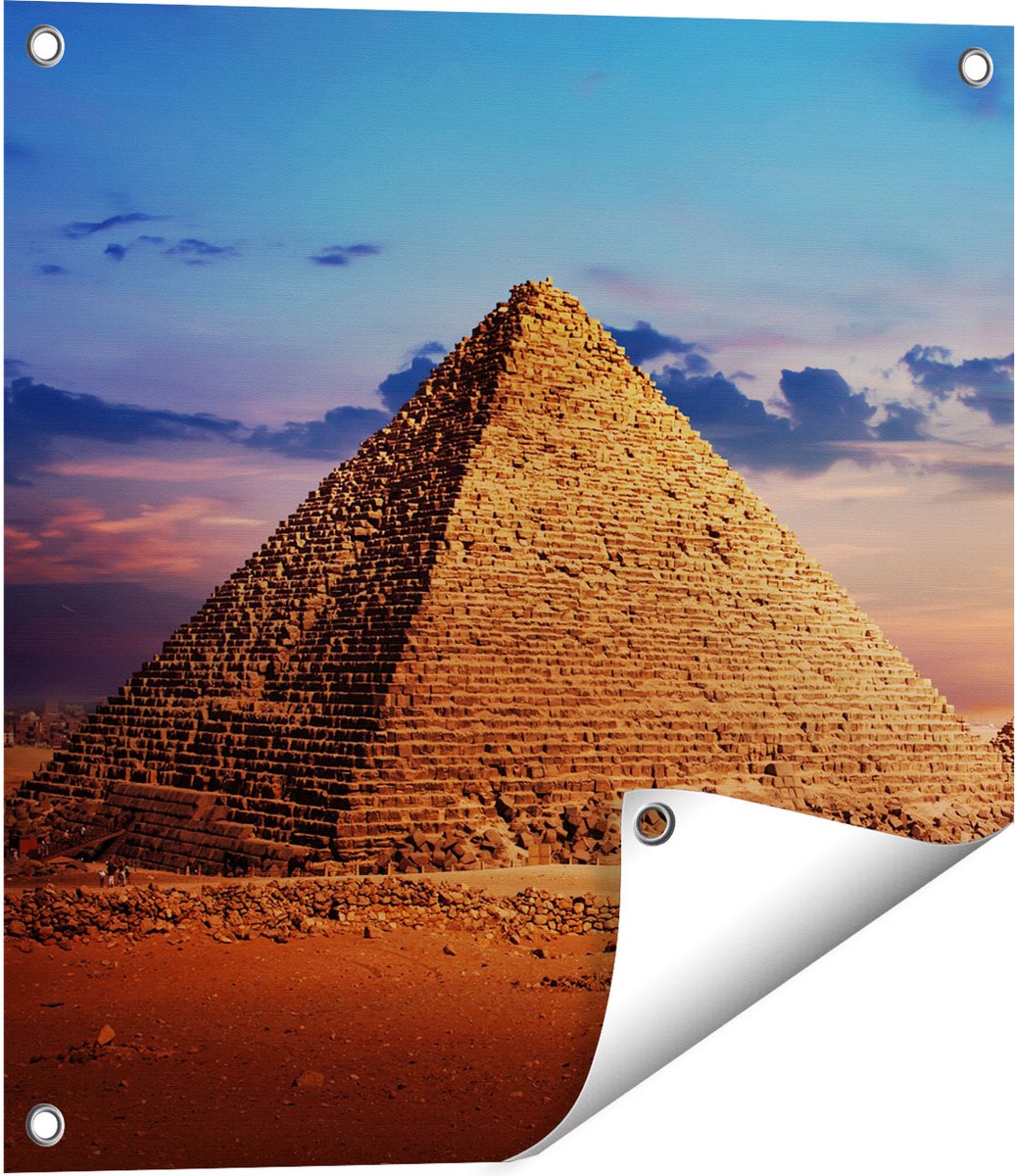 Gards Tuinposter Egyptische Piramides in de Woestijn - 50x50 cm - Tuindoek - Tuindecoratie - Wanddecoratie buiten - Tuinschilderij Multikleur