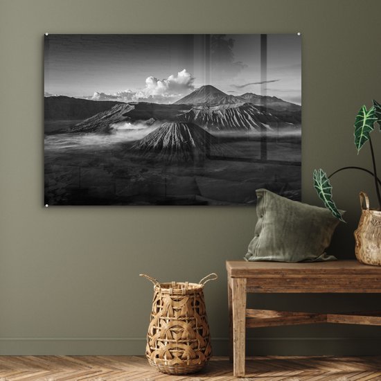 MuchoWow® Peinture sur verre - Indonésie - Volcan - Zwart - Wit - 90x60 cm - Peintures sur verre acrylique - Photo sur Glas