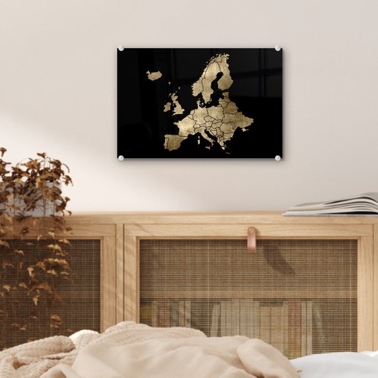 MuchoWow® Glasschilderij 30x20 cm - Schilderij acrylglas - Kaart - Europa - Goud - Foto op glas - Schilderijen