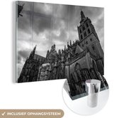 MuchoWow® Glasschilderij 120x80 cm - Schilderij acrylglas - Zwart witte Sint-Jans kathedraal in het Nederlandse Den Bosch - Foto op glas - Schilderijen