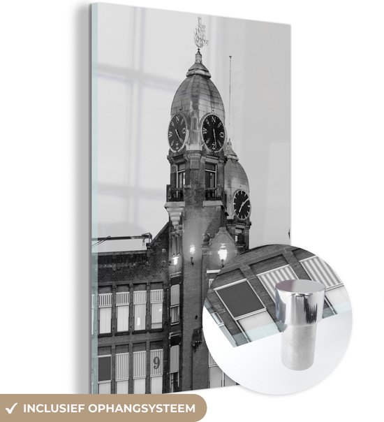 MuchoWow® Glasschilderij 60x90 cm - Schilderij acrylglas - Klokkentoren met een windwijzer in Rotterdam - zwart wit - Foto op glas - Schilderijen