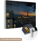 MuchoWow® Glasschilderij 90x60 cm - Schilderij acrylglas - Parijs - Lucht - Nacht - Foto op glas - Schilderijen