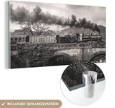 MuchoWow® Glasschilderij 40x20 cm - Schilderij acrylglas - Zwart-witte afbeelding van een Stoomlocomotief - Foto op glas - Schilderijen