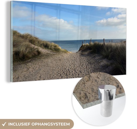 MuchoWow® Glasschilderij 120x60 cm - Schilderij acrylglas - Pad tussen de duinen naar de stranden van D-Day in Europa - Foto op glas - Schilderijen