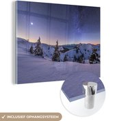 MuchoWow® Glasschilderij 40x30 cm - Schilderij acrylglas - Winter - Sneeuw - Nacht - Bomen - Foto op glas - Schilderijen
