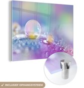 MuchoWow® Peinture sur verre 40x30 cm - Peinture sur verre acrylique - Goutte d'eau en gros plan sur une feuille colorée - Photo sur verre - Peintures