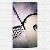 Muursticker - Onderaanzicht van Witte Windmolen - 50x100 cm Foto op Muursticker