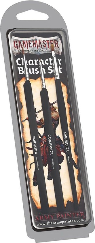 Emballage GameMaster Character Brush Set avec trois pinceaux à manches noirs et triangulaires, et une image de deux guerriers.