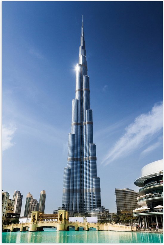 Poster (Mat) - Wolken en Zonlicht op Burj Khalifa Hotel - 40x60 cm Foto op Posterpapier met een Matte look