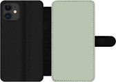 Bookcase Geschikt voor iPhone 12 Pro Max telefoonhoesje - Mintgroen - Effen kleur - Met vakjes - Wallet case met magneetsluiting