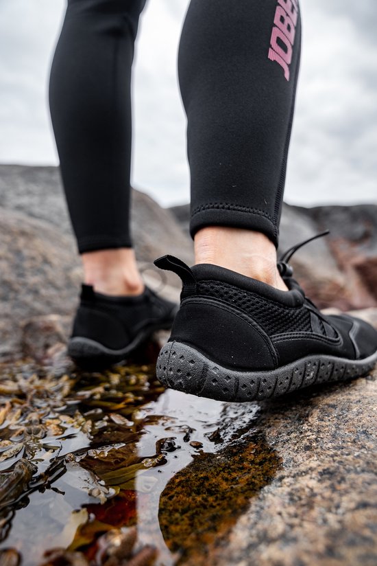 Chaussures d'Eau Pieds Nus pour Femmes et Hommes Unisexes Antidérapantes à Grand Bout Espadrilles de Course Séchage Rapide Chaussettes Aquatiques pour Plage Natation Kayak Lac Piscine Randonnée Surf