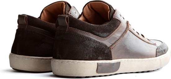 bol.com | Travelin Aberdeen Low Donkerbruin - Sportieve casual herenschoenen  - Leer - Maat 43