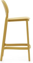 Kave Home - Chaise de jardin Morella en plastique couleur moutarde, hauteur 65 cm