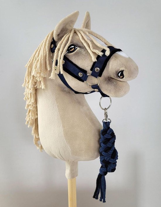 Hobby Horse Halster - Paardentuig Set - Spelen met Paard - Zwart met Marineblauw - A3 - Zwart en Marineblauw Hobby Horse Halster - Paardentuig Set - Spelen met Paard - Zwart met Marineblauw - A3 - Zwart en Marineblauw
