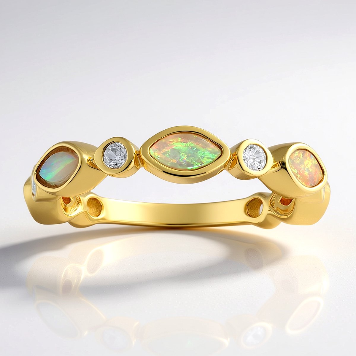 Cavill - Luxe damesring zilver 925 sterling - 18K goud verguld - Australische opalen 0,49 ct & Cambodjaanse zirkonen 0,30 ct - Marquise cabochon