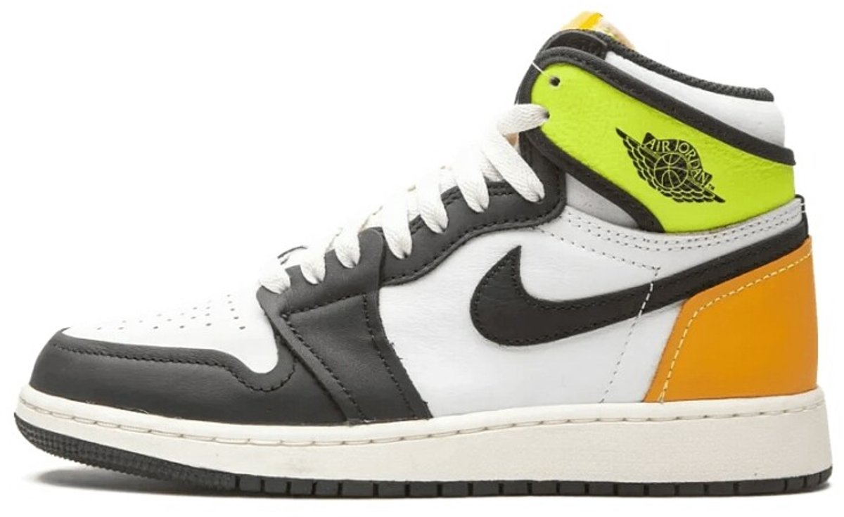 Air Jordan 1 Retro High ‘ Volt University ‘ . Wit