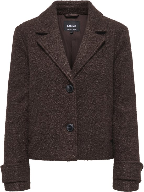 Courte veste marron à col revers et deux boutons, vue de face.