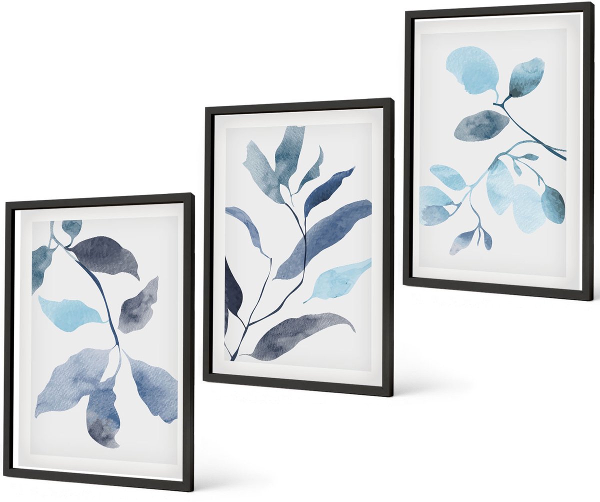 Coloray 3-Delige Schilderij Set - Blauwe Bladeren Op Een Lichte Achtergrond In Aquarelstijl - 40 x 60 cm - Schilderijen Set - Wanddecoratie - Woonkamer - Interieur Decoratie Zwarte lijst