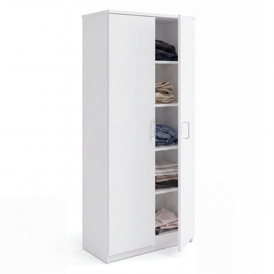 Witte kledingkast met één deur open, met opgevouwen kleding op de planken.