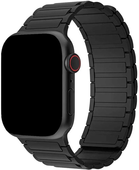 Zwart metalen bandje met schakels voor een smartwatch, met een rode accentknop.
