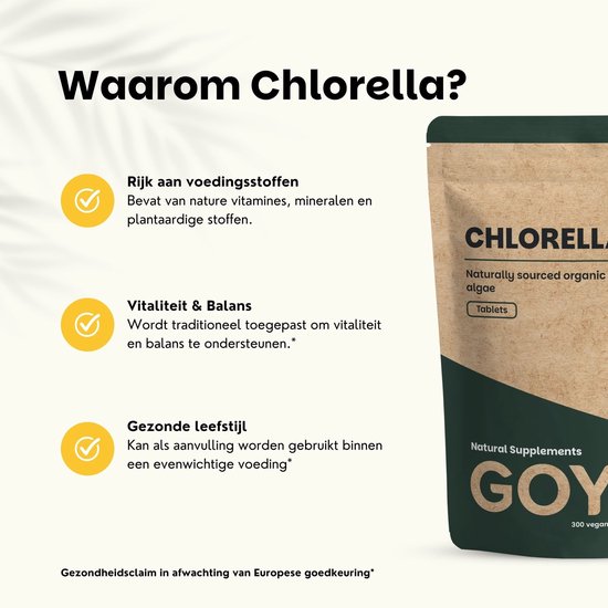 Bruine kraft zak van GOYU Chlorella tabletten, met tekst over de voordelen van Chlorella.
