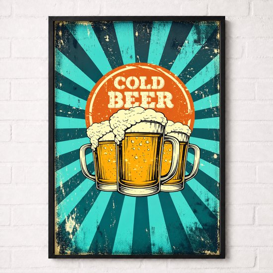 Retro poster met drie glazen koud bier en de tekst 'COLD BEER'. Blauwe stralen op de achtergrond.