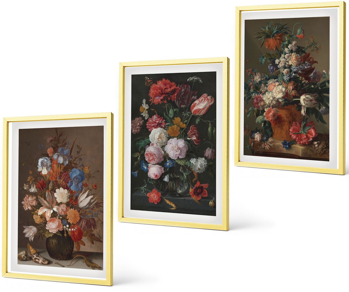 Coloray 3-Delige Schilderij Set - Uitzicht Op Het Strand Bij De Vuurtoren, De Bergen En De Bloemenweiden. - 40 x 40 cm En 40 x 60 cm - Muurdecoratie - Schilderijen Set - Woonkamer - Wanddecoratie