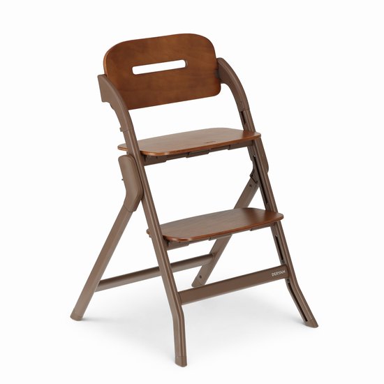 Donkerbruine Deryan kinderstoel in hout, met rugleuning en twee zitplateaus.