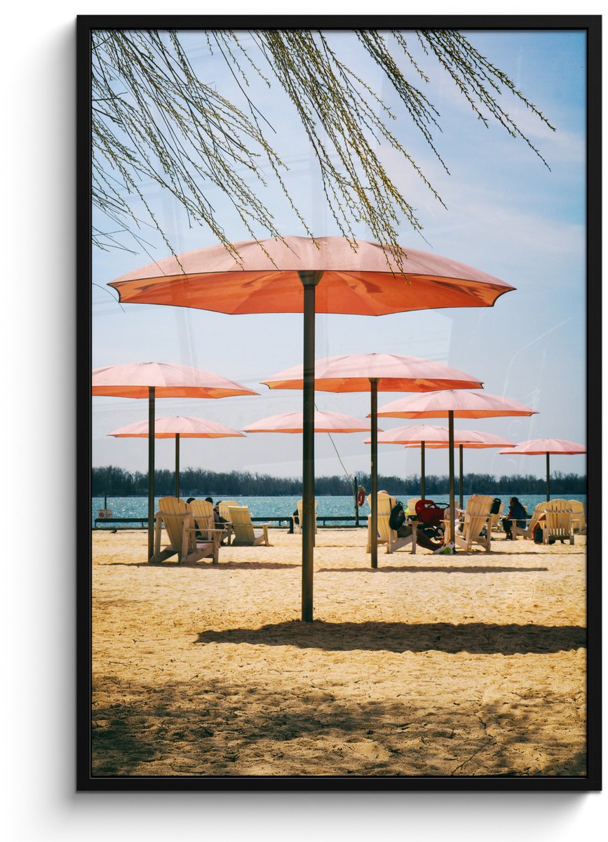 Poster in lijst - Fotolijst 80x120 cm - Posters - Parasols op Sugar Beach - Posterlijst zw