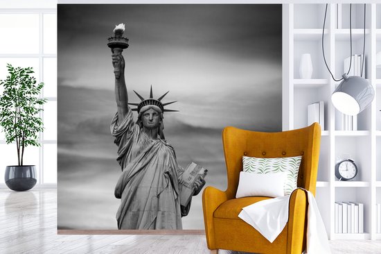 Papier peint - Papiers Papier peint photo New York - Statue de la Liberté - Zwart - Wit - Largeur 260 cm x Hauteur 260 cm