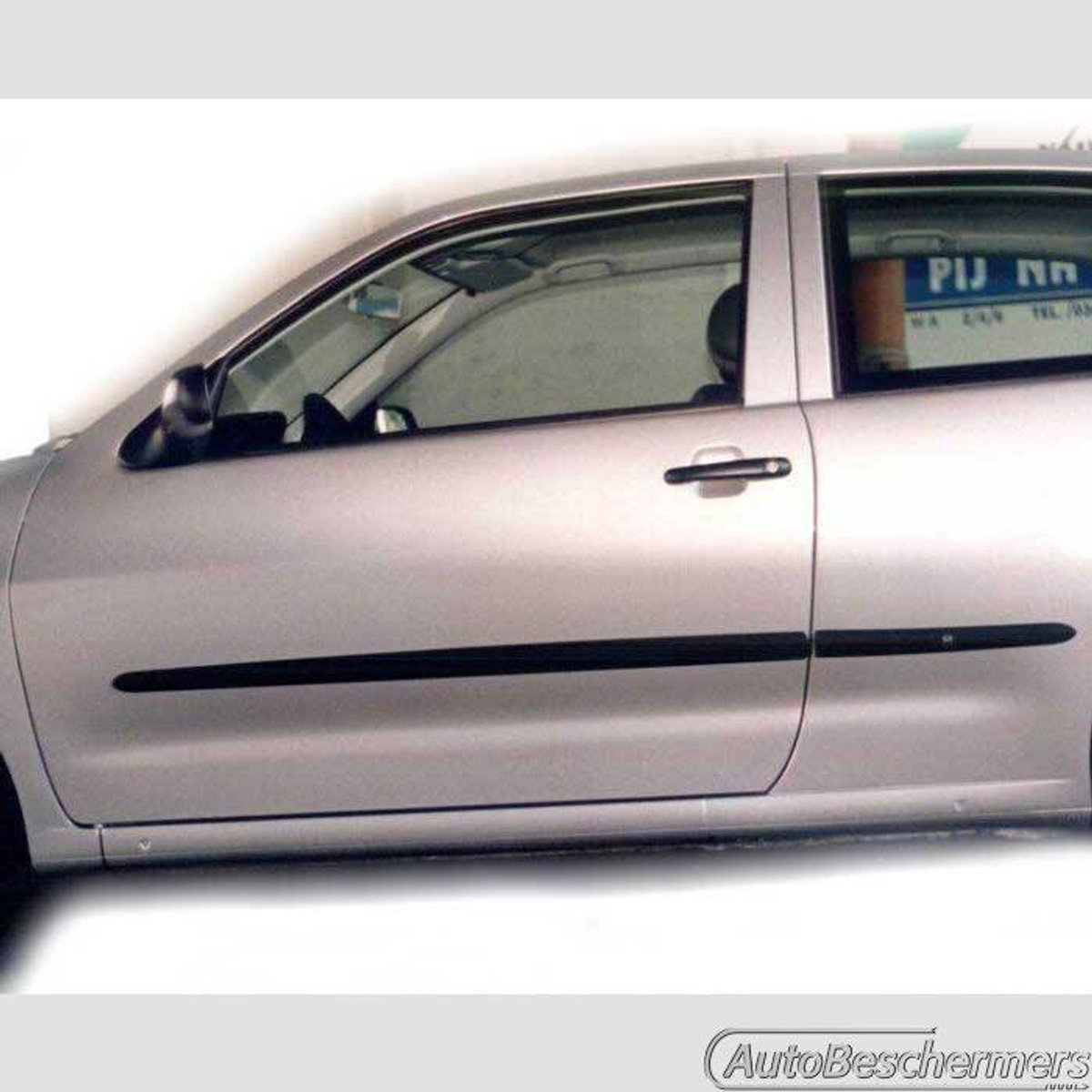 Stootlijsten set zwart voor Seat Ibiza 5-deurs 1994-05.2002. De stootstrips zijn zelfklevend. Set a 4 stuks (#001)