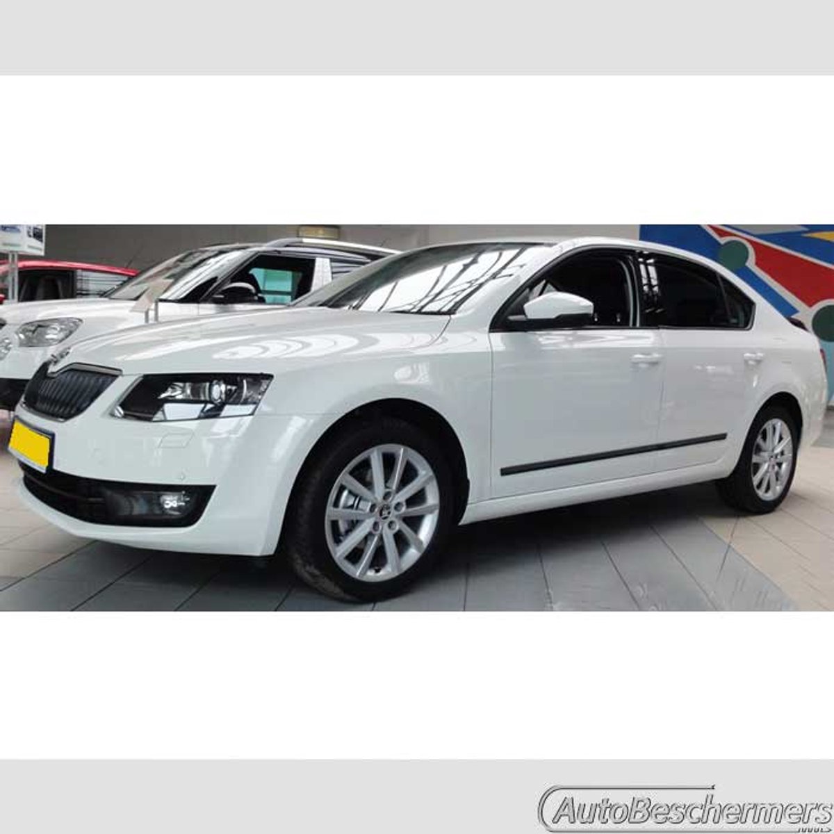 Stootlijsten set zwart voor Skoda Octavia Sedan 02.2013-02.2017. De stootstrips zijn zelfklevend. Set a 4 stuks (#0035)