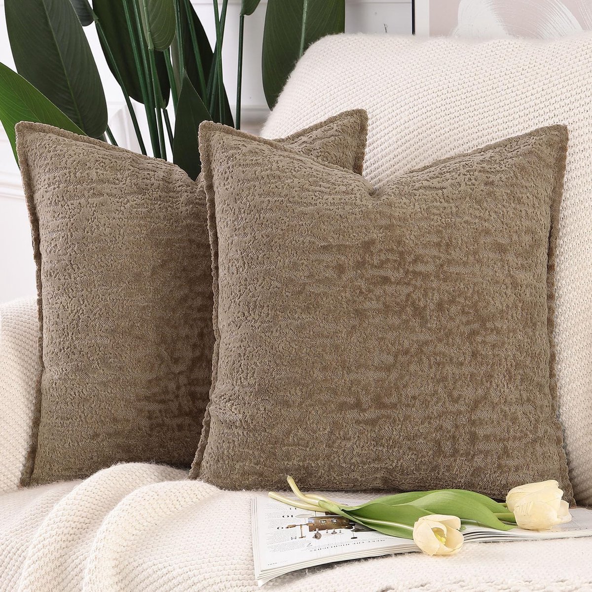 SnelShoppen - Set van 2 Zachte Chenille Velvet Fringe Kussenslopen Decoratieve Tafel- en Sierkussens 40x40cm Taupe voor Sofa en Slaapkamer Boho Accent