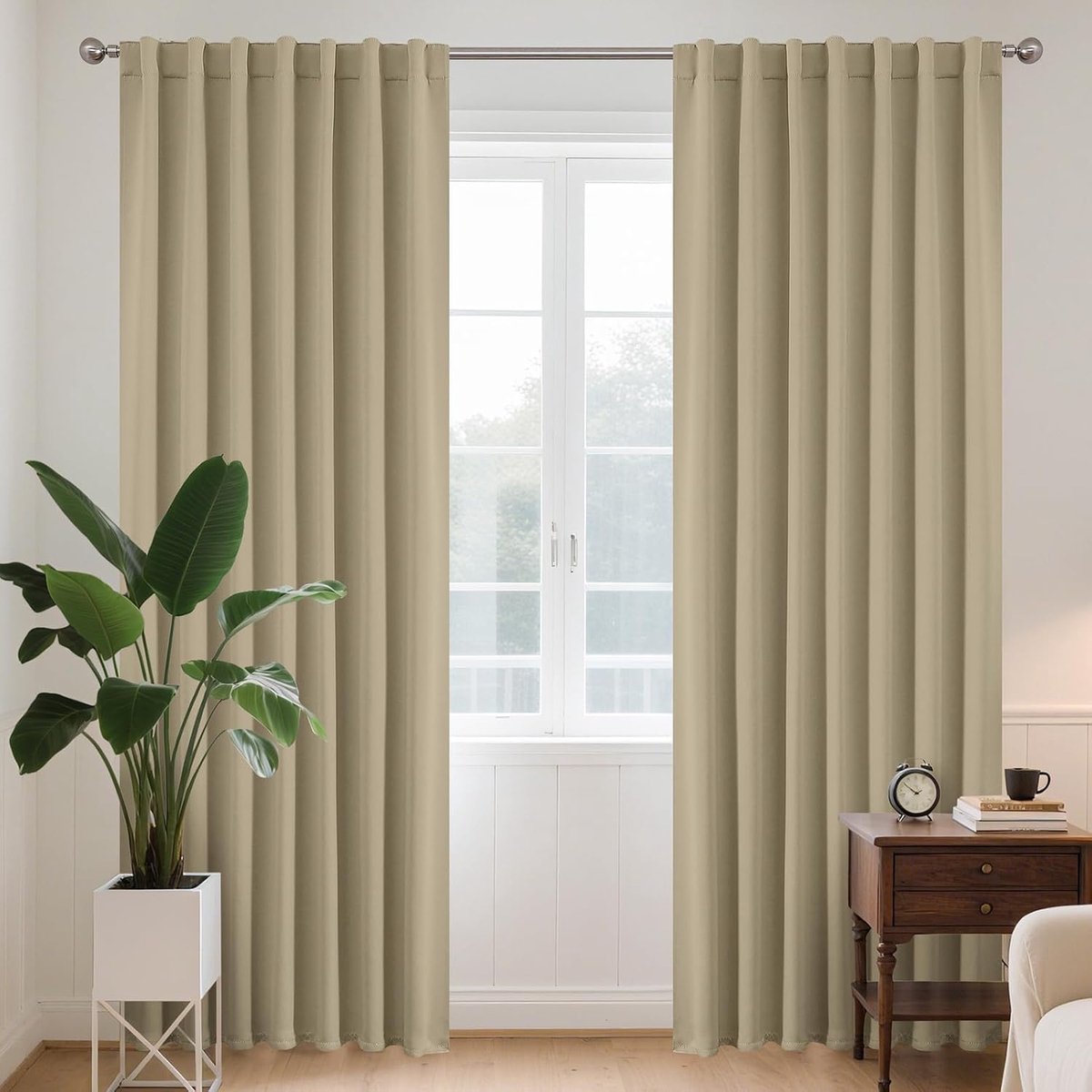 Thermo-verduisteringsgordijn, lichtbeige, 140 x 240 cm, 2 stuks, isolerend, tegen vocht, hitte, lawaai, uv-bescherming, met verborgen lussen en stangdoorvoer voor woonkamer, slaapkamer, balkon