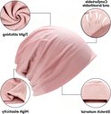 Roze katoenen beanie met gedetailleerde stof en stretch.